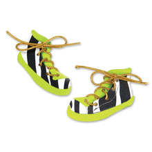 Cargar imagen en el visor de la galería, TROQUEL ORIGINAL FAVORITE SNEAKERS SIZZIX
